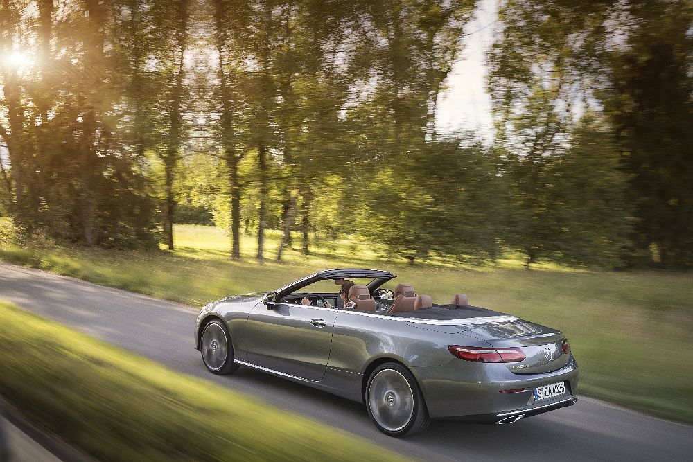 Das neue Mercedes-Benz E-Klasse Cabriolet / Montblanc 2107
The new Mercedes-Benz E-Class Cabriolet / Montblanc 2017