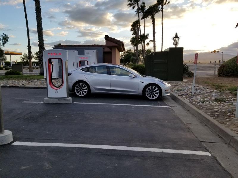 Tesla-Model-3-Spotted-35-960×600