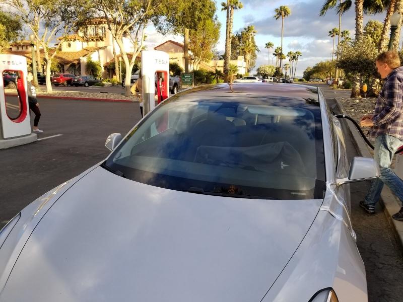 Tesla-Model-3-Spotted-5-960×600 (1)