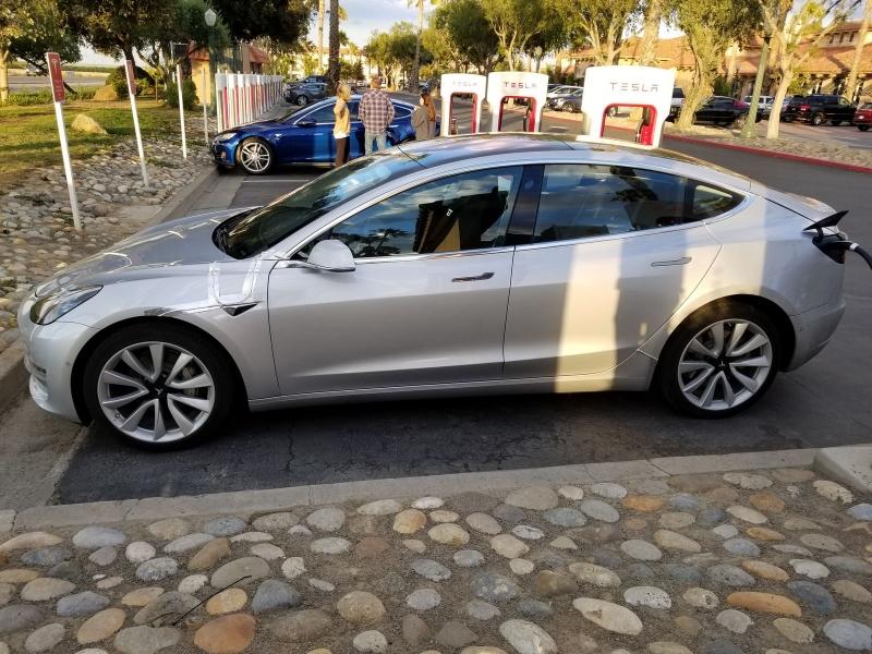 Tesla-Model-3-Spotted-7-960×600