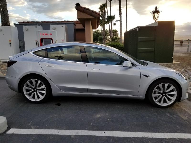 Tesla-Model-3-Spotted-9-960×600