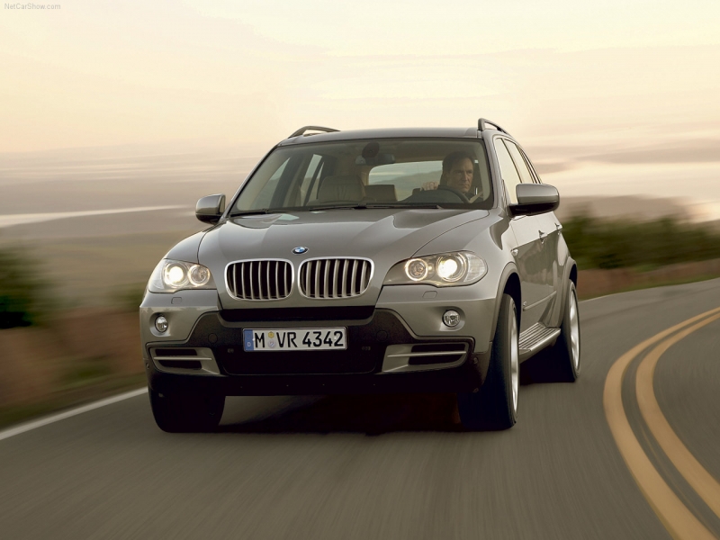 10 BMW-X5_4.8i-2007-1280-01E70-960×600