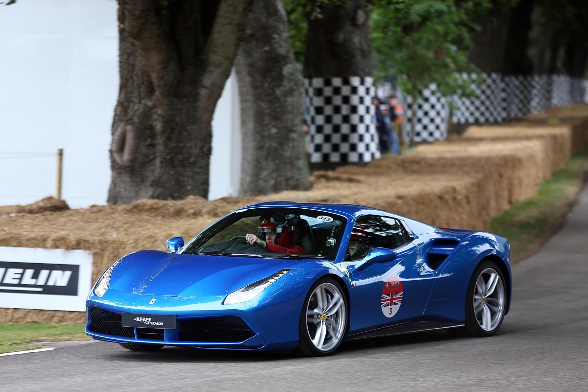 1405034_Ferrari-07