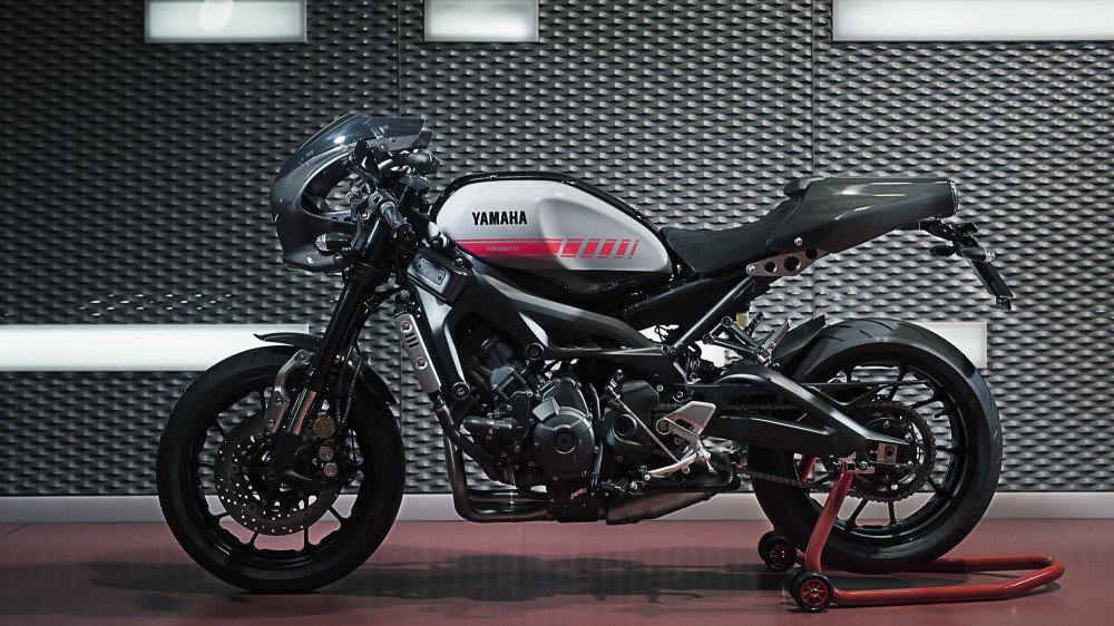 2017-yamaha-xsr900-abarth-eu-nimbus-grey-static-005