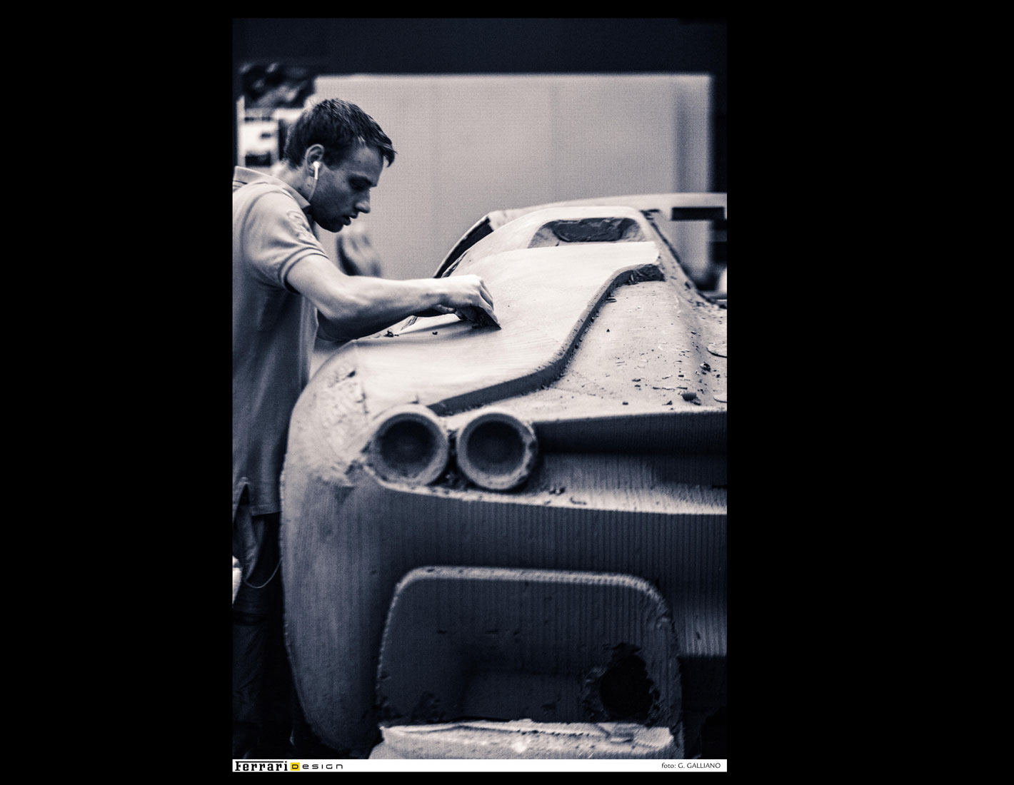 23.-Crafting-of-clay-design-model-of-Ferrari-J50