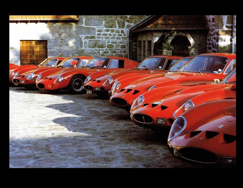 28.-Meeting-on-the-20th-Anniversary-of-the-250-GTO.-In-the-picture-deployment-of-GTOs-in-the-estate-of-Pierre-Bardinon-960×600