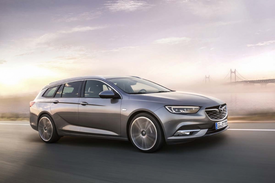 Opel-Insignia-Sports-Tourer-304052-1-960×600