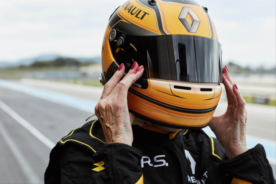 Renault_Sport_Rosemary_Smith_F1_3-copy-960×600