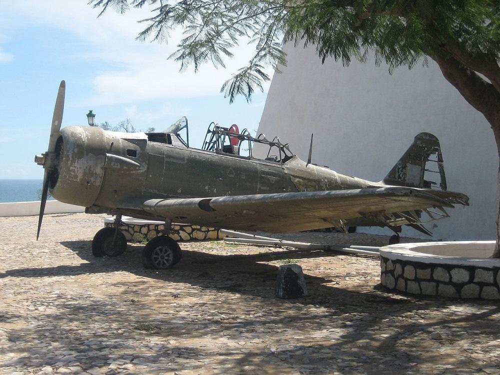 Rusting_North_American_T-6G_Texan_of_the_Portuguese_Airforce