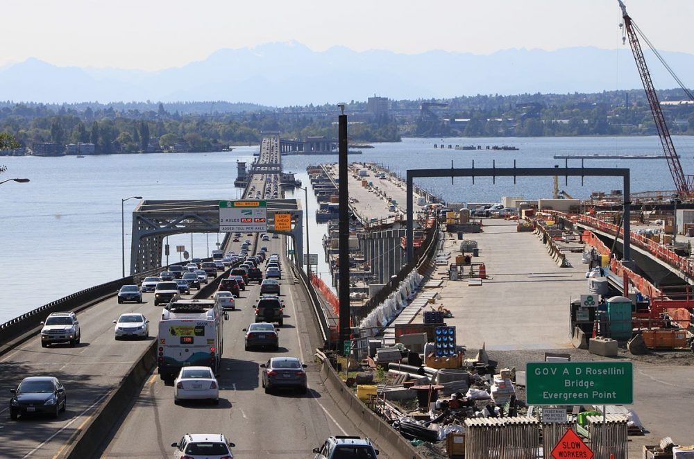 SR_520_Floating_Bridge_and_its_replacement_from_Evergreen_Point