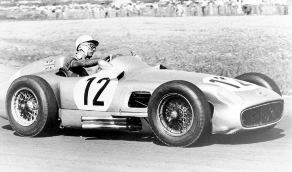 formula-one-mercedes-benz-sir-stirling-moss-t1_3-710×396-960x566_c