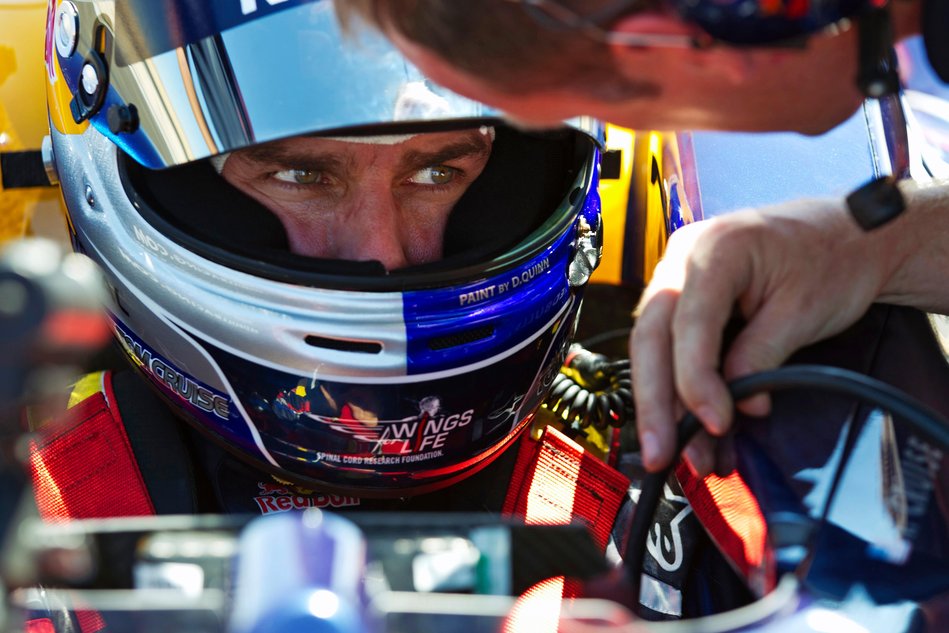 tom-cruise-red-bull-racing-f1-car-2011