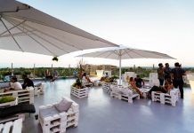 Liquid Lounge: um bar para ver o pôr do sol entre o soul e o blues