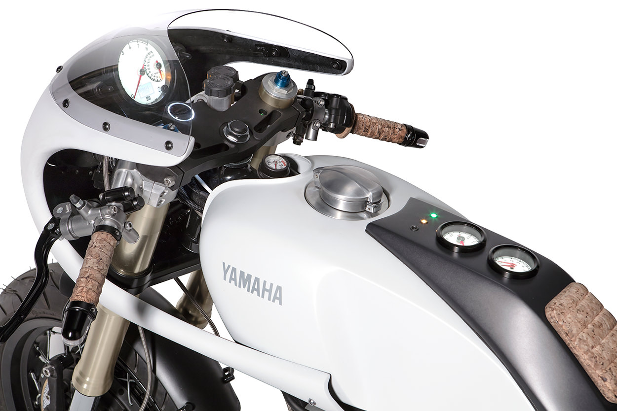 yamaha-sr400-cafe-racer-capelo-3