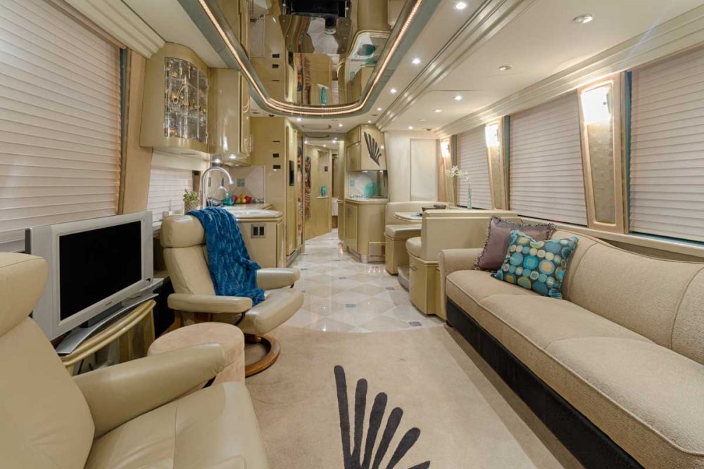 05b Prevost Country Coach