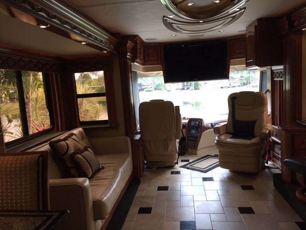 09b Country Coach Magna