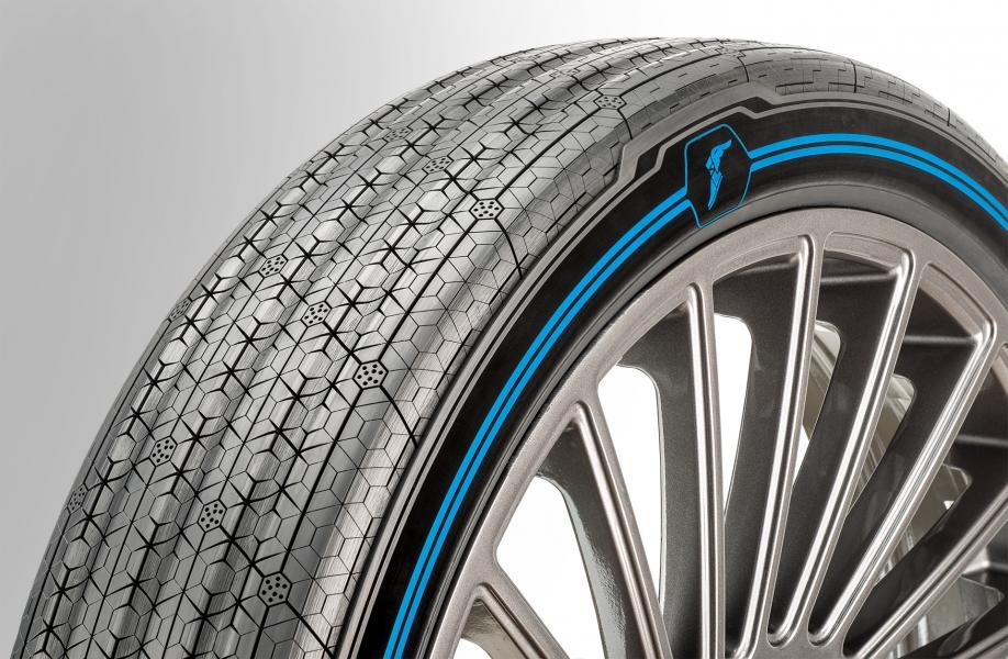 1b-Goodyear-IntelliGrip-Urban_02-960×600