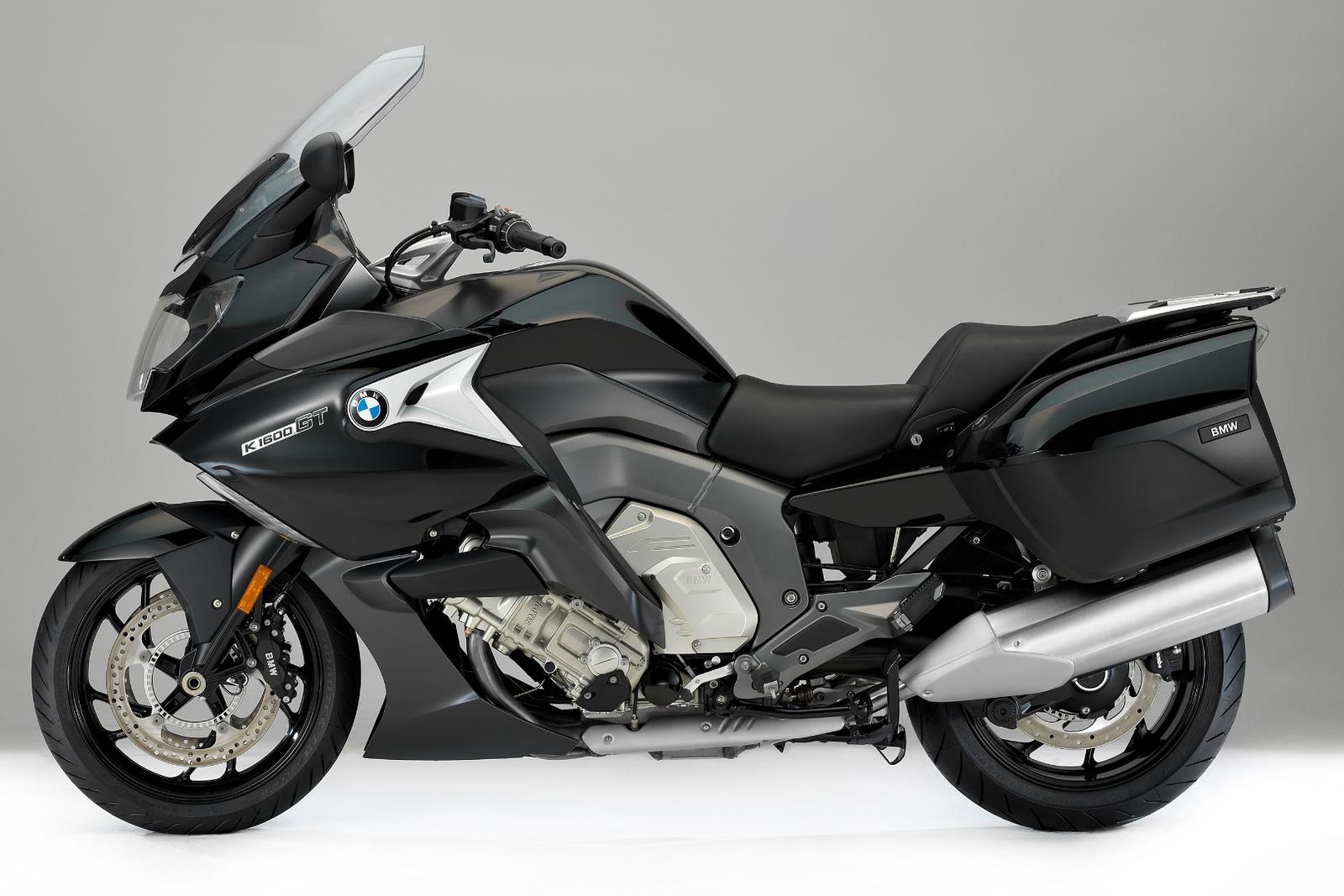 2017-bmw-k1600gt-first-look-preview-11