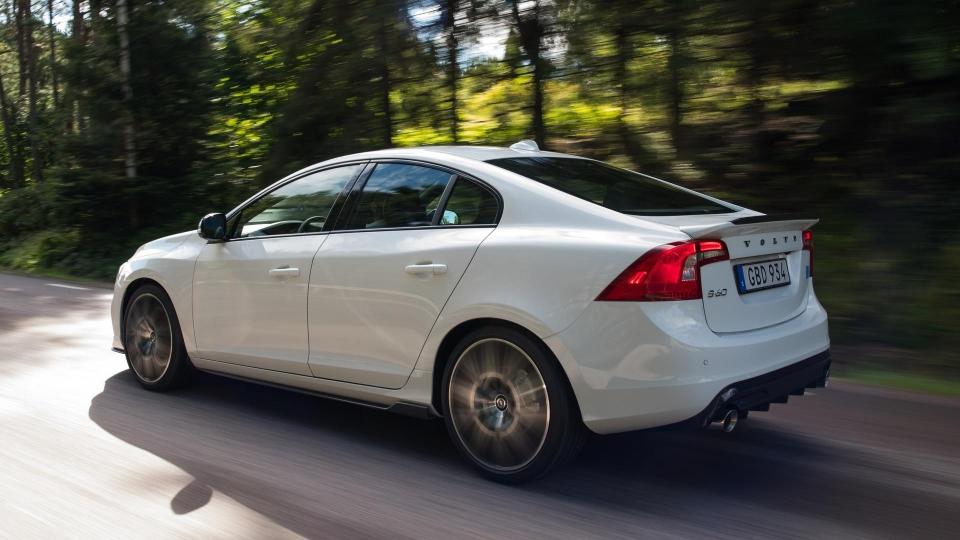 2018-volvo-s60-polestar-4-960×600