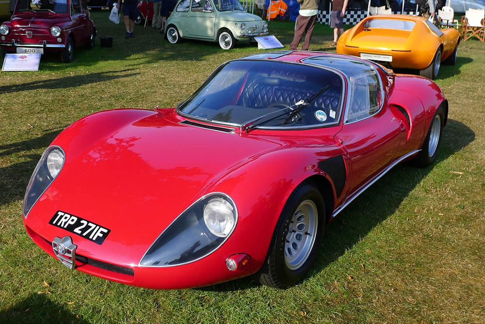 ALFA-ROMEO-33-STRADALE