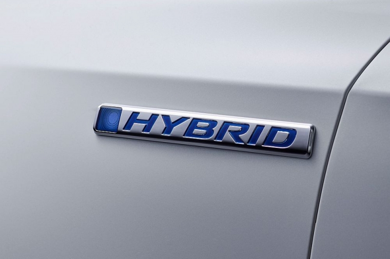CR-V Hybrid Prototype previews European version of best-selling SUV