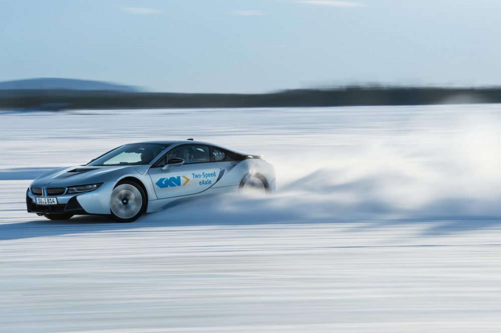 GKN wintertest BMW i8 ice