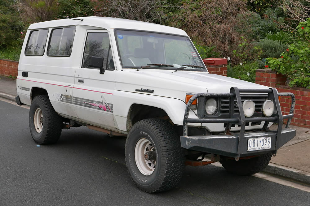 TOYOTA-LAND-CRUISER-250