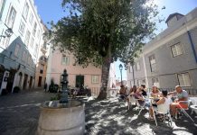 À descoberta dos largos de Lisboa