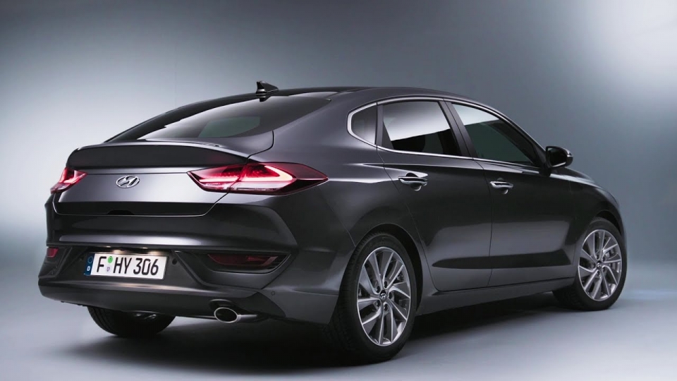 17 hyundai-fastback-i30-960×600