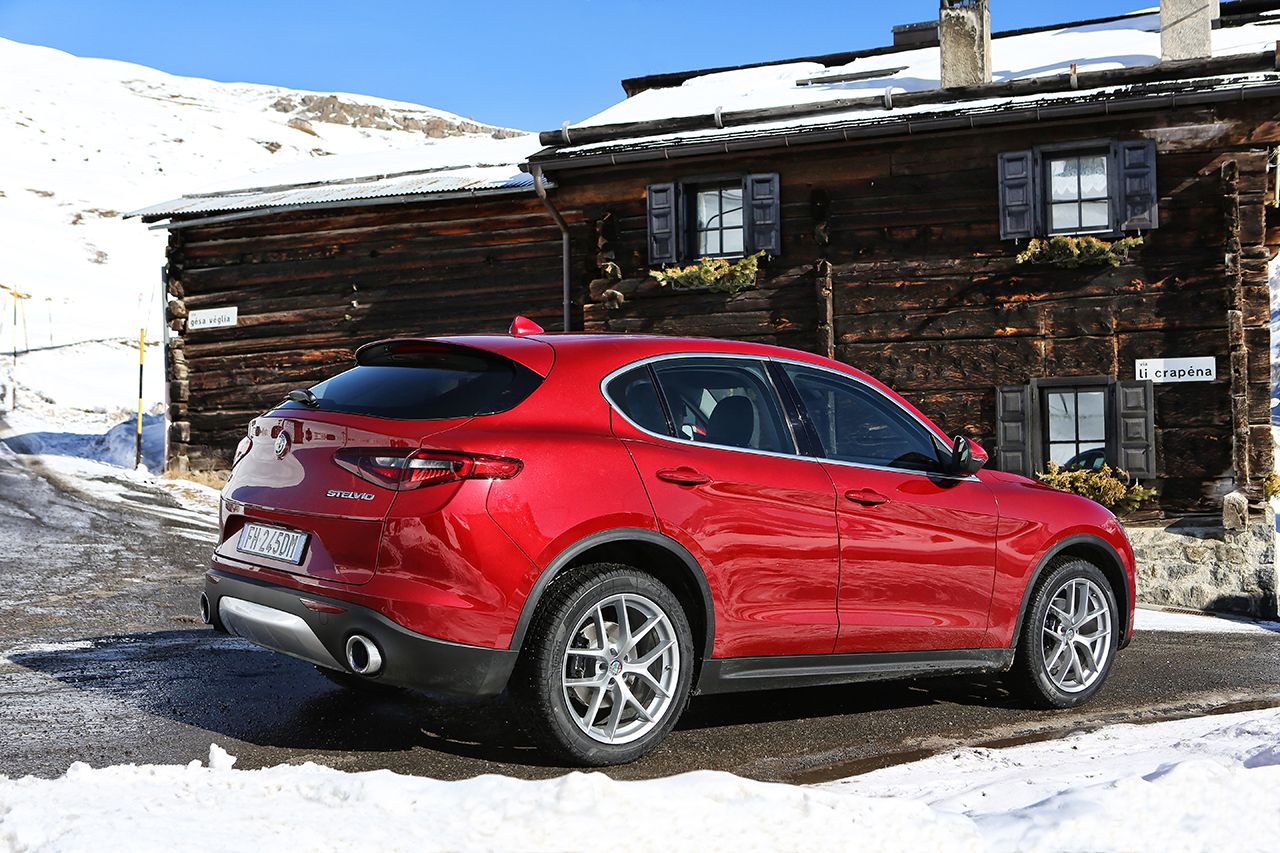 170222_Alfa-Romeo_AR-Stelvio_23