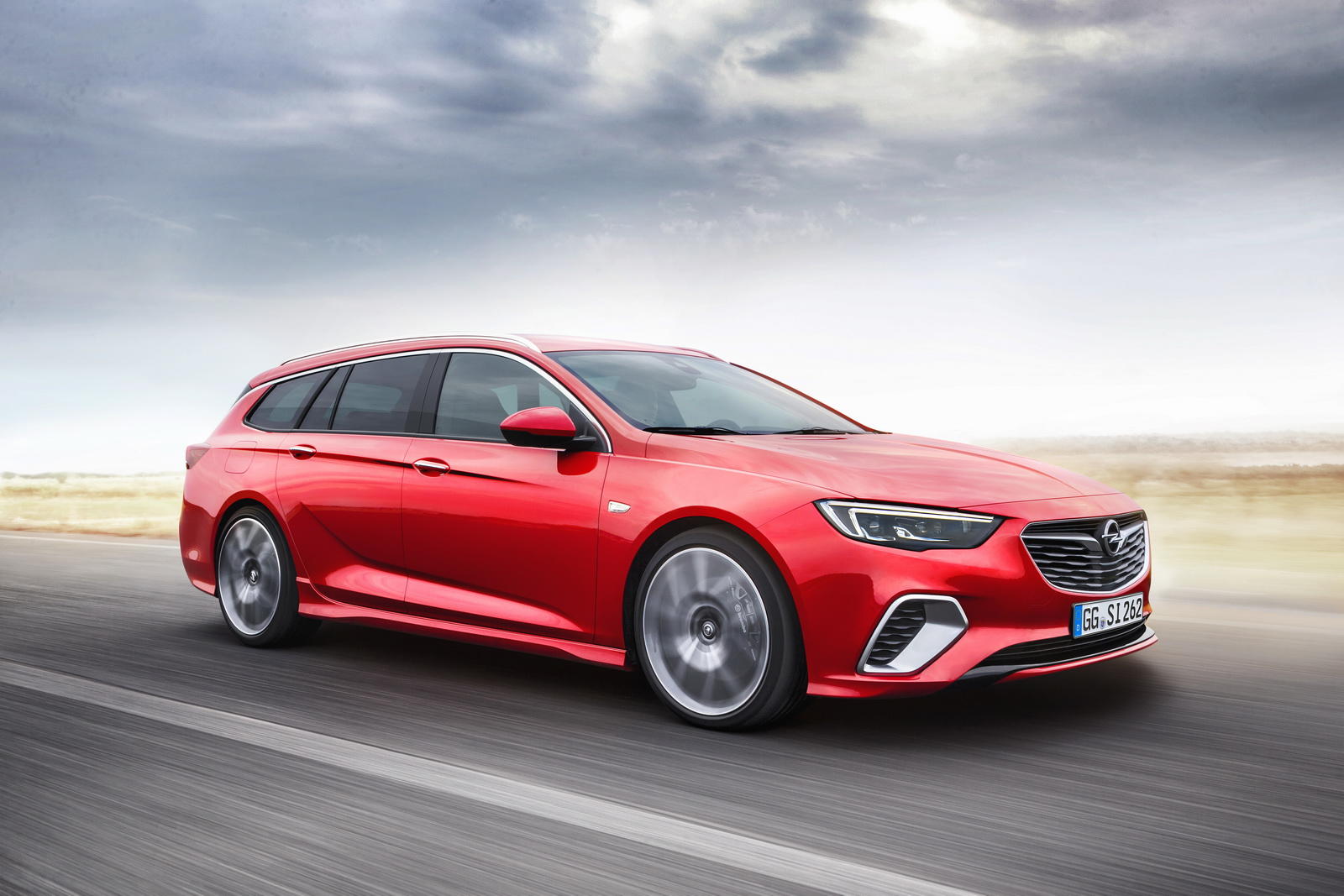 2018-opel-insignia-gsi-sports-tourer-2