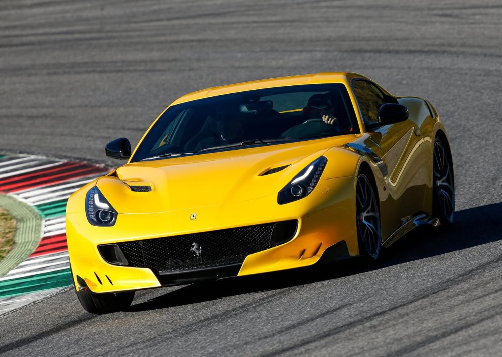 Ferrari-F12tdf-2016-1280-07