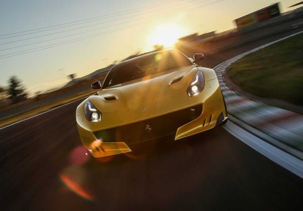 Ferrari-F12tdf-2016-1280-0c