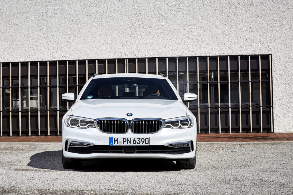 P90258708_highRes_the-new-bmw-5-series-1024×683