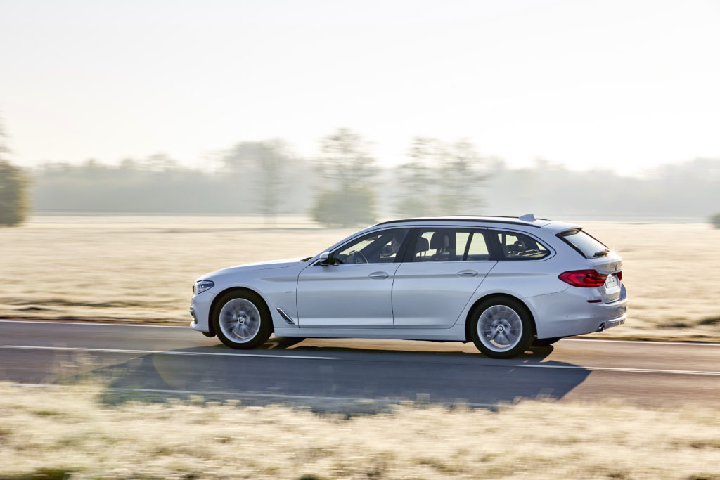 P90258723_highRes_the-new-bmw-5-series-1024×683
