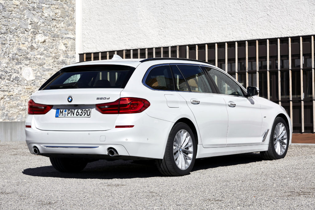 P90258741_highRes_the-new-bmw-5-series-1024×683