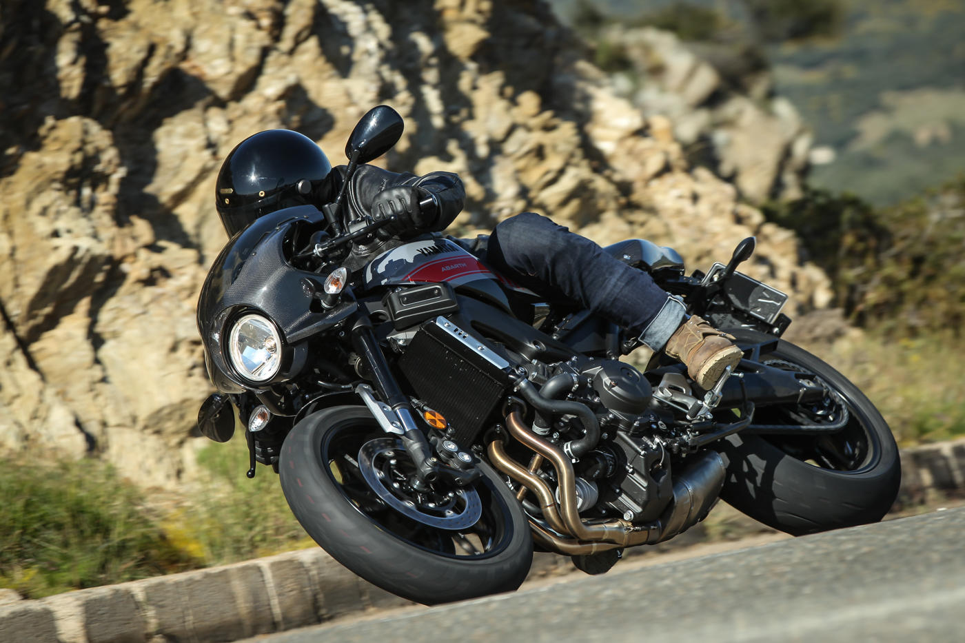 abarth-yamaha-xsr900-riding-3