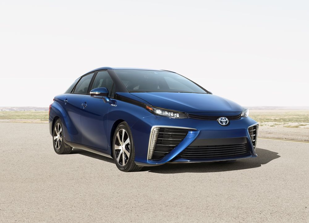 toyota_fuel_cell_sedan_1