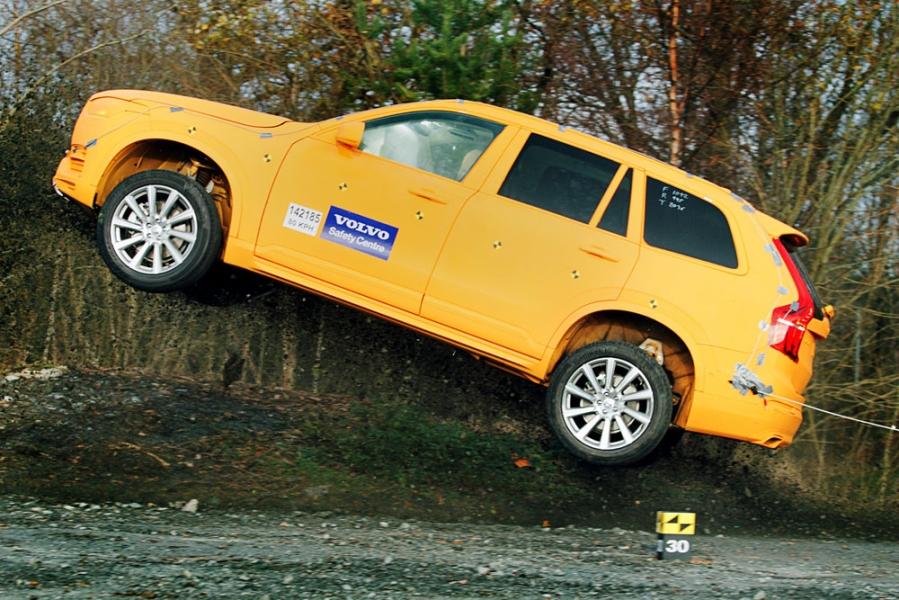 154751_Volvo_XC90_crash_test-960×600