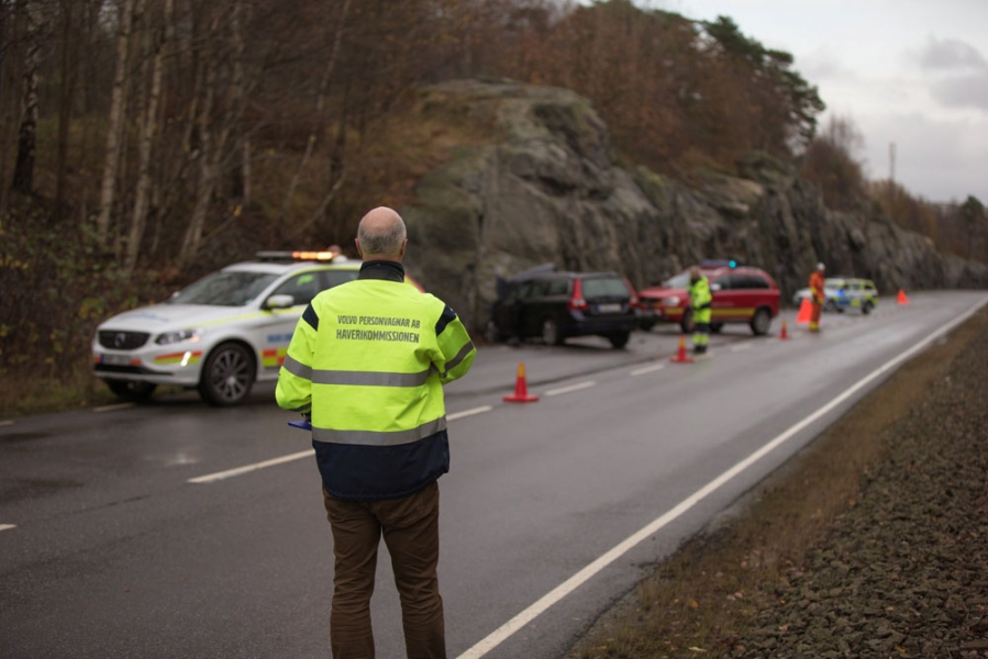165876_Volvo_Cars_Traffic_Accident_Research_Team-960×600