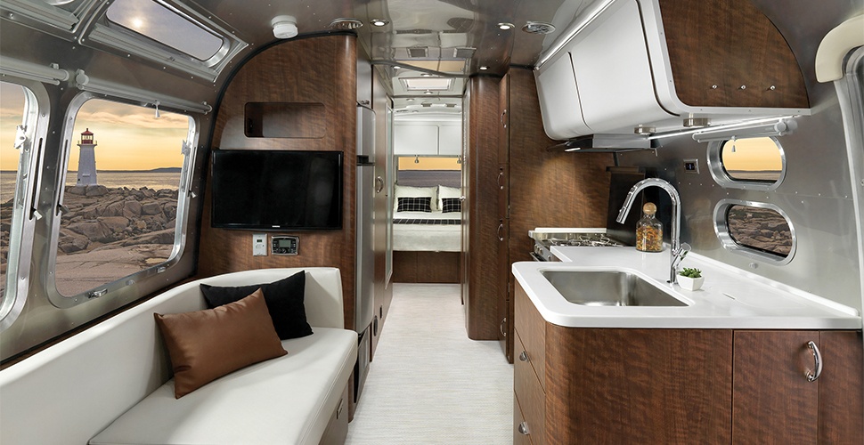 17-Airstream_MY18-Globetrotter_Features_Home-Away-From-Home_Copenhagen-Interior-F2B