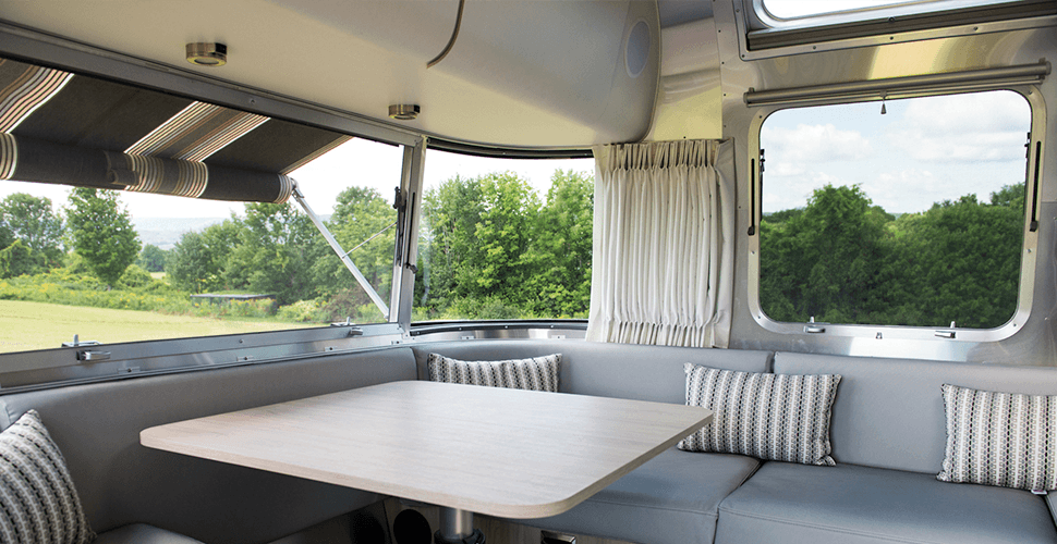 17-Airstream_MY18_Globetrotter_Design_Beauty-That-Lasts_BIG_Panoramic-Windows