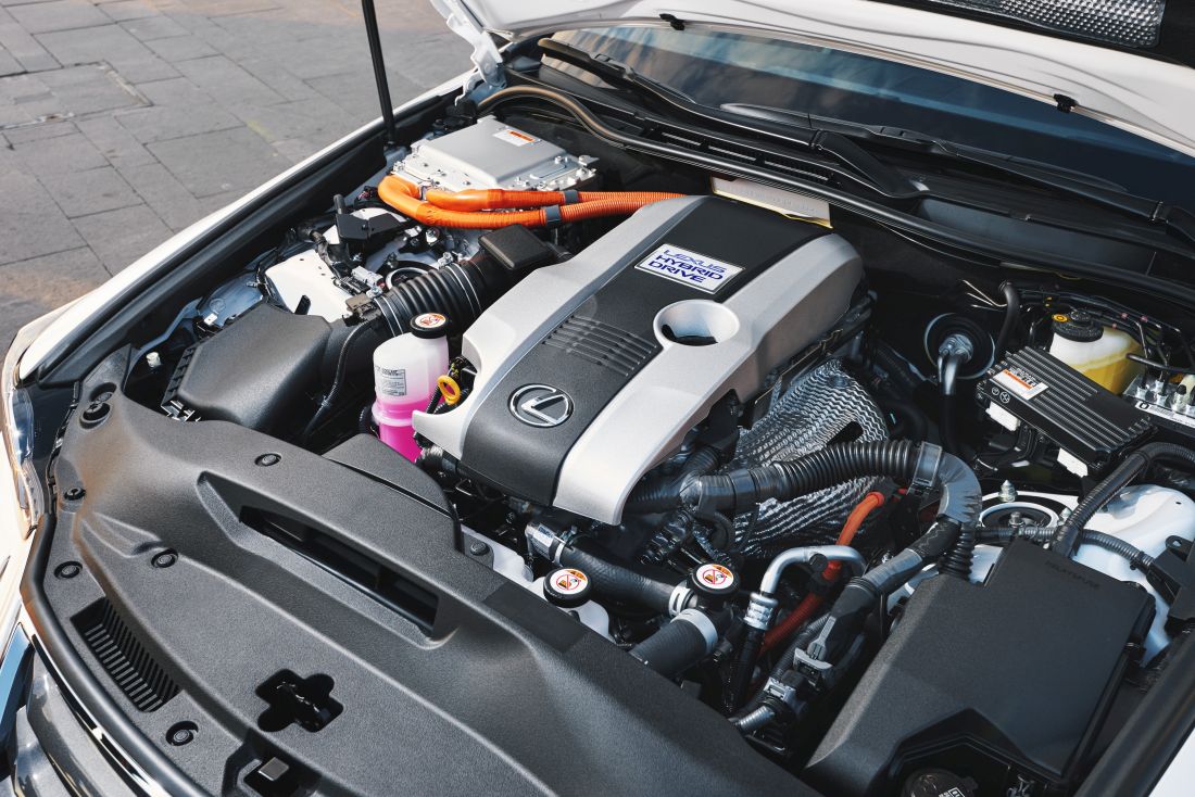 2017-lexus-is-300h-detail-06-2