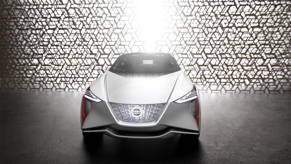 426208658_Nissan_unveils_IMx_zero_emission_concept_at_Tokyo_Motor_Show-960×600