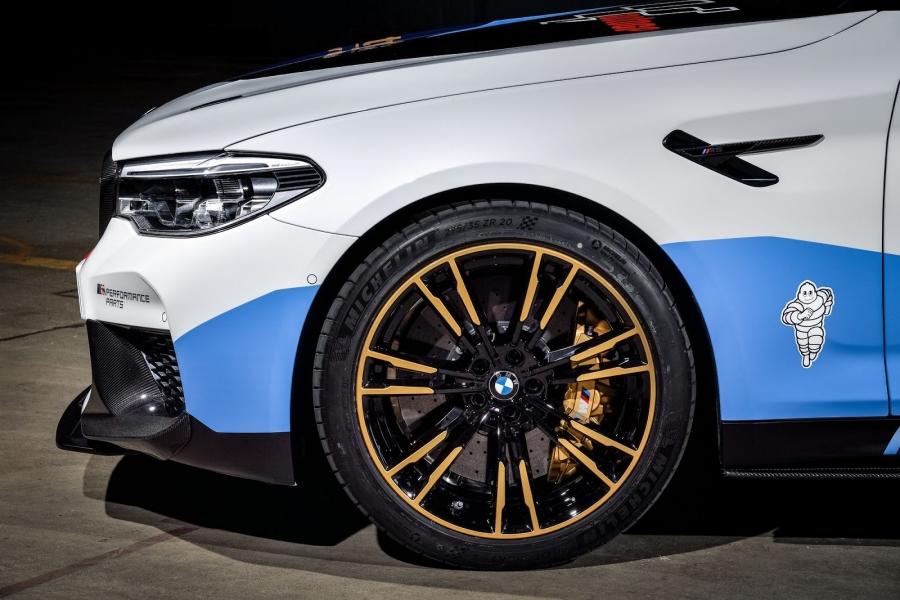 BMW-M5-MotoGP-Safety-Car-30-960×600