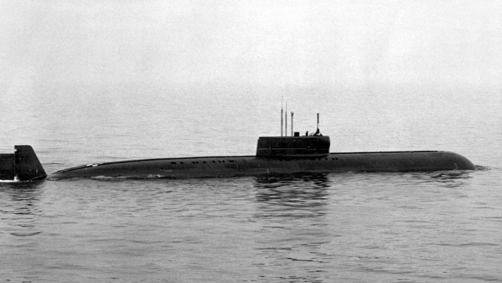 DN-SN-86-00737-Papa_class_submarine-1