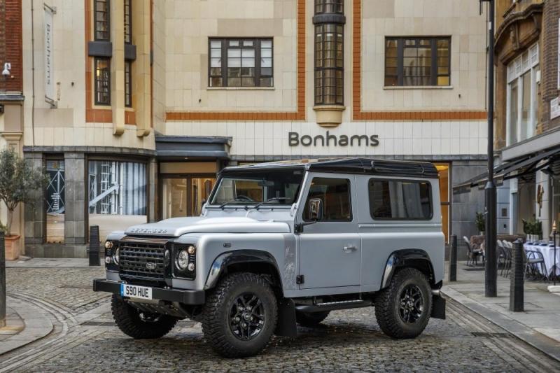 LAND ROVER DEFENDER