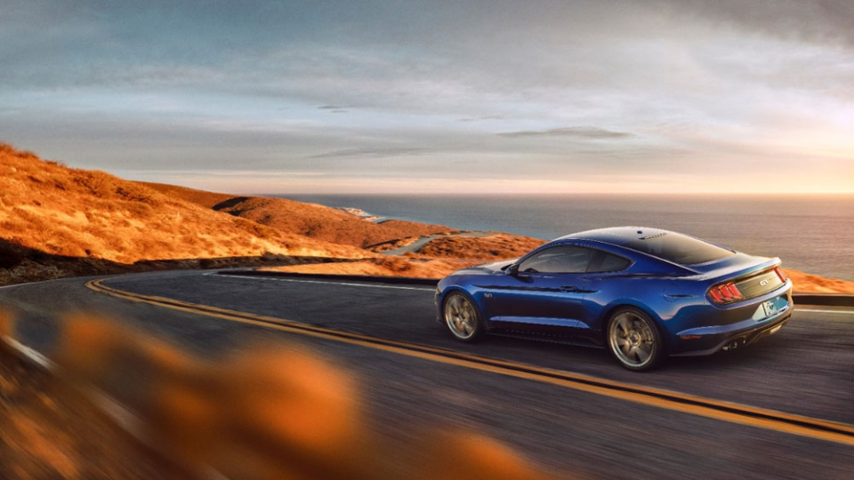 New-Ford-Mustang-V8-GT-with-Performace-Pack-in-Kona-Blue-1-960×600