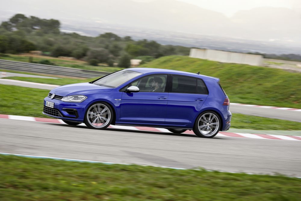 Volkswagen Golf R (10)