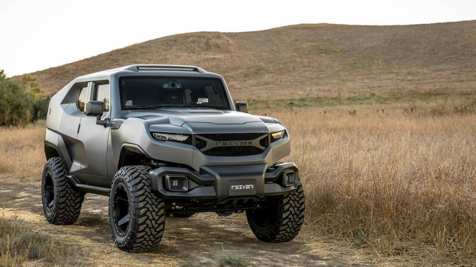 rezvani_motors_tank_military_car-960×600 (1)